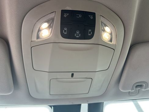 Used 2019 Chrysler Pacifica Touring-L image 22