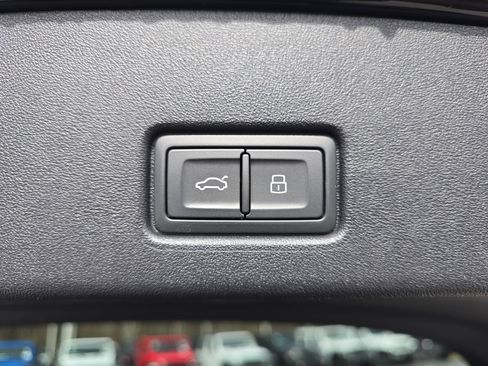 Used 2024 Audi Q4 e-tron Premium Plus w/ Premium Plus image 13