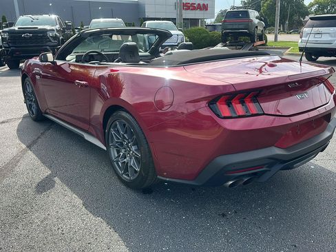 Used 2025 Ford Mustang GT Premium w/ GT Performance Package RWD image 6
