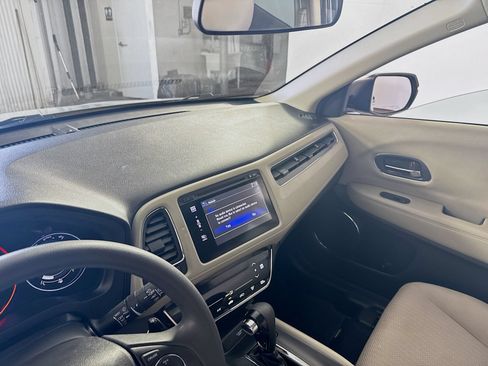 Used 2018 Honda HR-V EX image 16