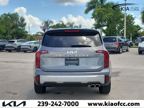 Certified 2024 Kia Telluride S FWD image 5