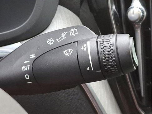 Certified 2025 Volvo XC60 B5 Plus image 23