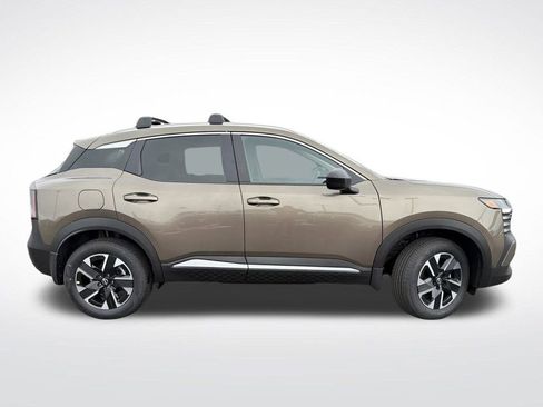 New 2026 Nissan Kicks SV image 2