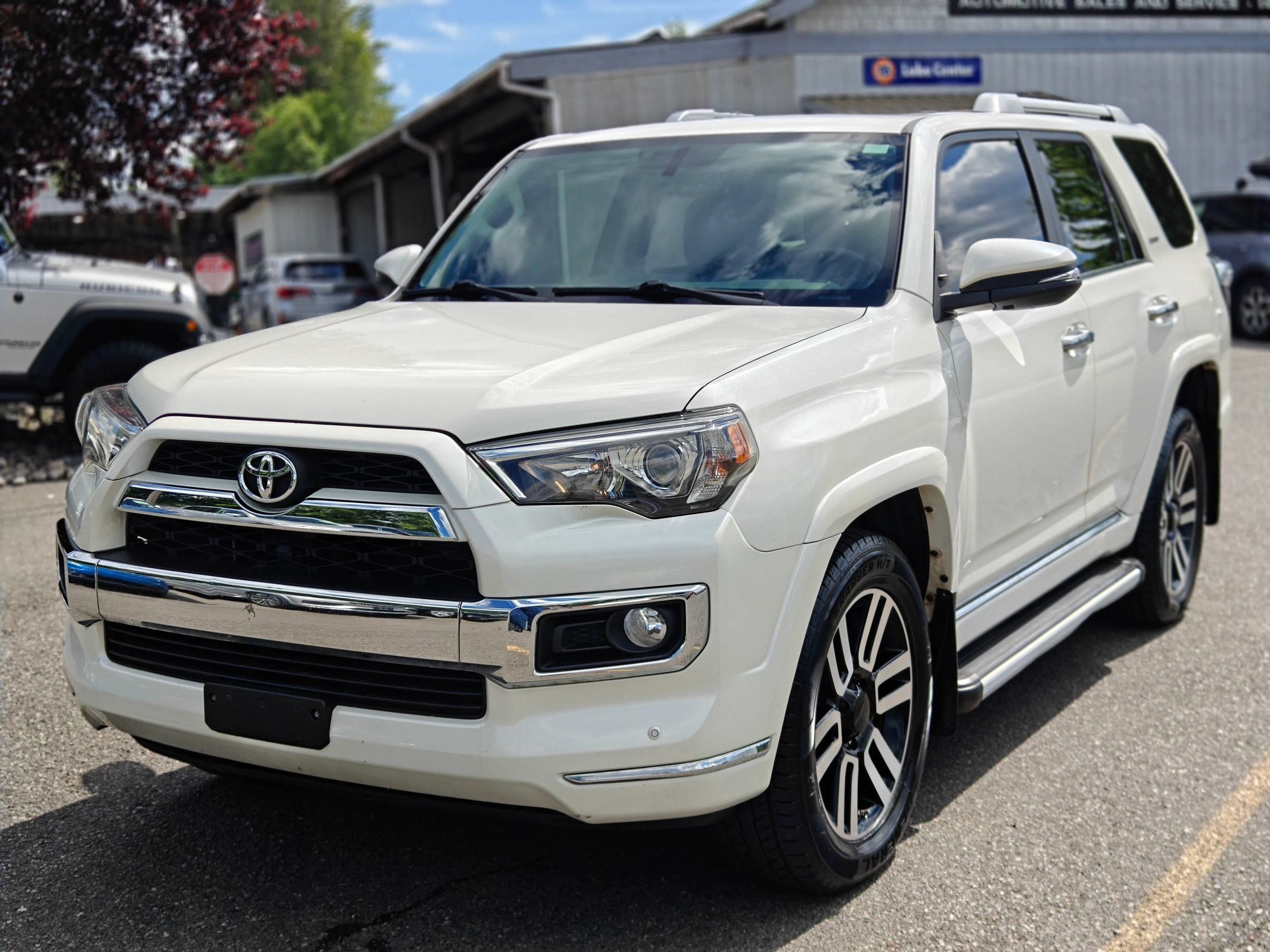 Used 2017 Toyota 4Runner Limited AWD/4WD image 3