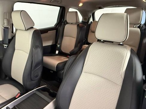 Used 2026 Honda Odyssey Elite image 30