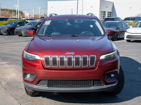 Used 2019 Jeep Cherokee Latitude Plus w/ Comfort/Convenience Group image 2