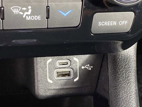Used 2024 Jeep Compass Latitude w/ Sun and Sound Group AWD/4WD image 22