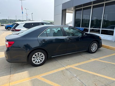 Used 2014 Toyota Camry LE FWD image 4