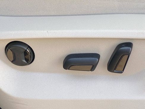 Certified 2024 Volkswagen Atlas SE w/ Panoramic Sunroof Package image 13