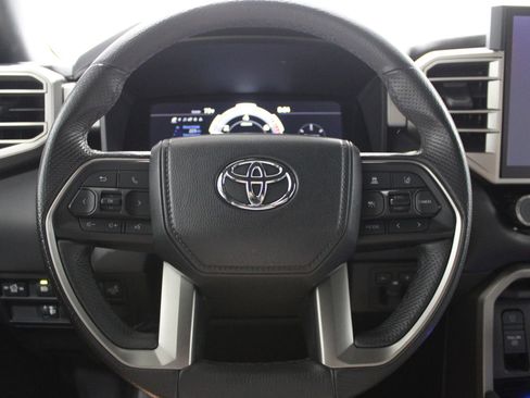 Used 2025 Toyota Tundra Limited AWD/4WD image 30