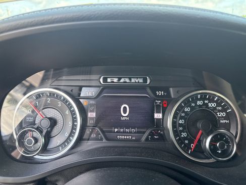 Used 2021 RAM 1500 Laramie AWD/4WD image 15