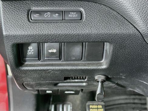 Used 2013 Nissan Altima 2.5 SV FWD image 16