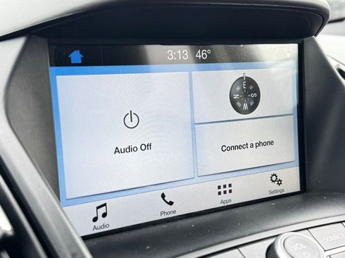 Used 2019 Ford Escape SE image 2