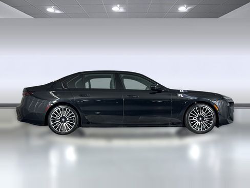 Used 2026 BMW i7 eDrive50 w/ M Sport Package RWD image 8
