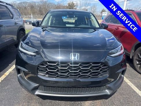 Used 2023 Honda HR-V LX image 2