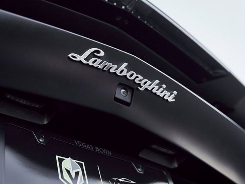 Used 2018 Lamborghini Aventador S image 23
