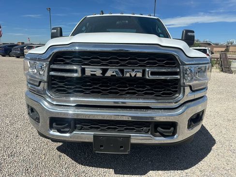 Used 2024 RAM 2500 Tradesman w/ Chrome Appearance Group AWD/4WD image 3
