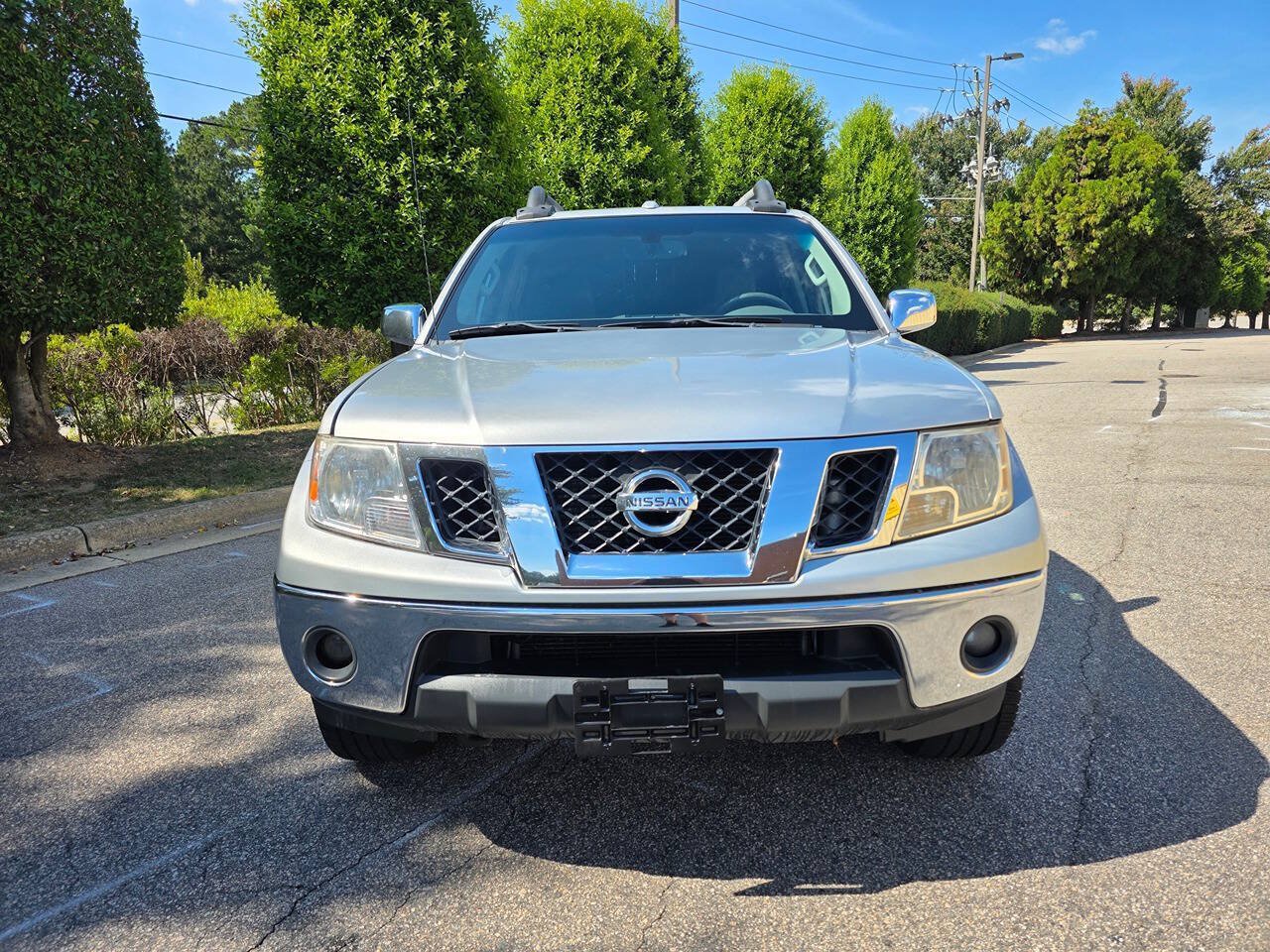 Used 2013 Nissan Frontier SL w/ Moonroof Pkg AWD/4WD image 9