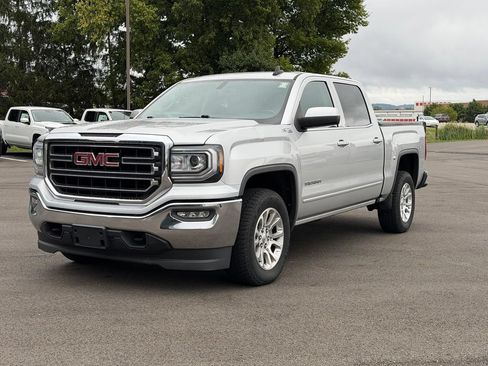 Used 2018 GMC Sierra 1500 SLE w/ SLE Value Package AWD/4WD image 2
