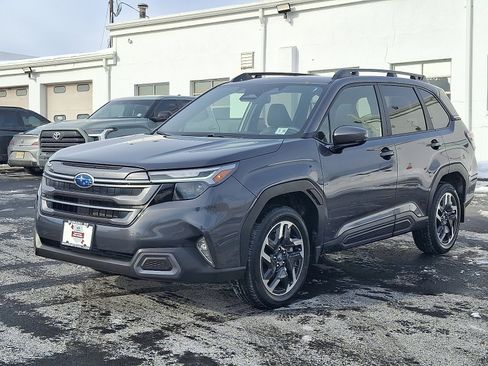 Certified 2025 Subaru Forester Limited image 3