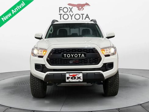 Used 2021 Toyota Tacoma SR AWD/4WD image 9