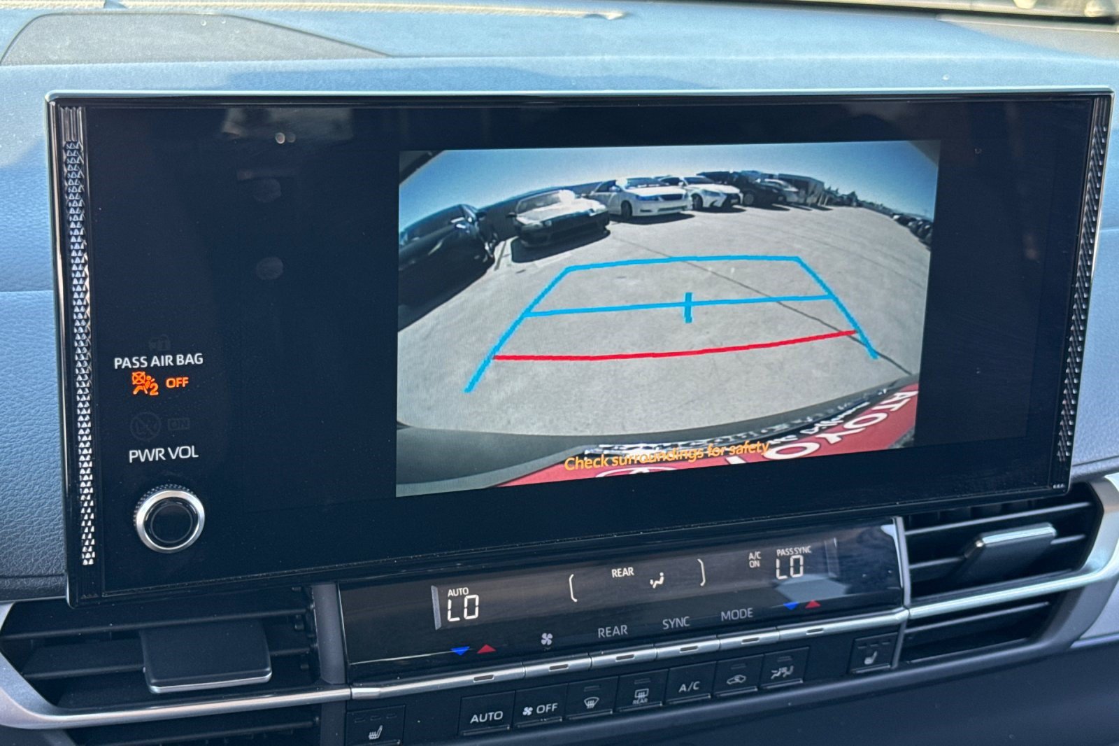 Used 2025 Toyota Sienna XLE FWD image 20