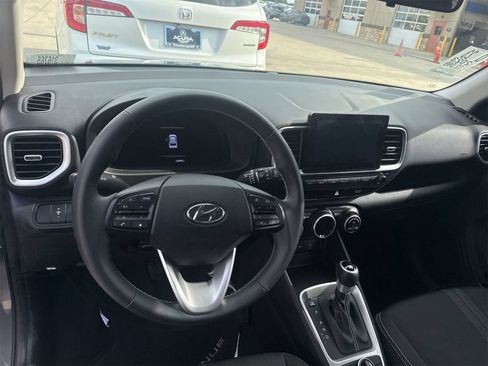 Used 2023 Hyundai Venue SEL w/ Cargo Package FWD image 5