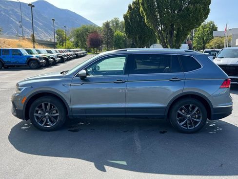 Used 2022 Volkswagen Tiguan SE image 14