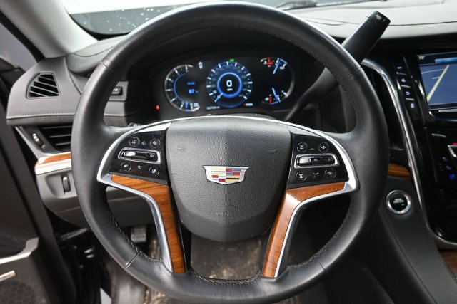 Used 2017 Cadillac Escalade Luxury AWD/4WD image 23