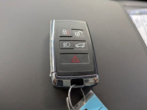 New 2026 Land Rover Defender 110 X-Dynamic SE image 33