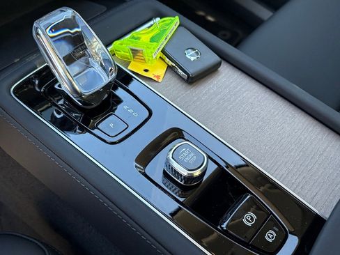 New 2026 Volvo XC90 B6 Plus w/ Protection Package Premier image 14