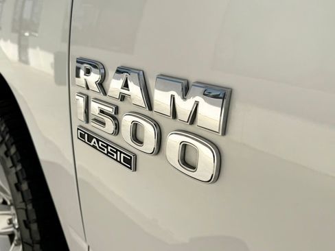 Used 2021 RAM 1500 Classic SLT image 8
