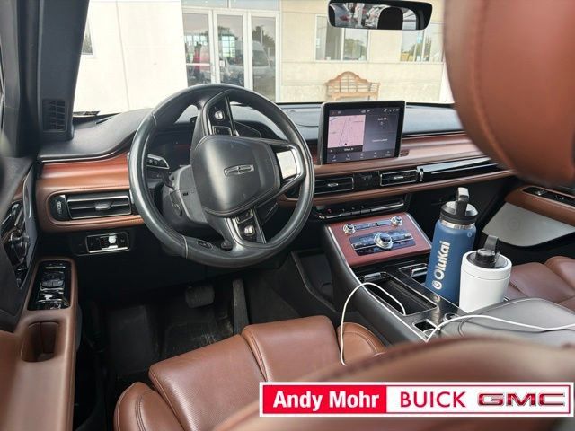 Used 2023 Lincoln Aviator Reserve w/ Equipment Group 201A AWD/4WD image 7