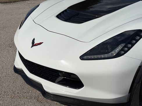 Used 2016 Chevrolet Corvette Z06 w/ 2LZ Preferred Equipment Group RWD image 9