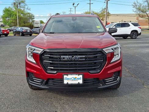 Certified 2023 GMC Terrain SLE w/ Driver Convenience Package AWD/4WD image 2