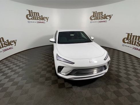 Used 2025 Buick Envista Preferred w/ Convenience I Package image 3