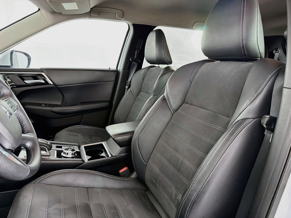 Used 2023 Mitsubishi Outlander SE FWD image 31