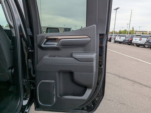 Used 2025 Chevrolet Silverado 1500 LT AWD/4WD image 38