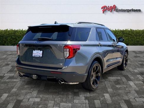 Used 2023 Ford Explorer ST-Line w/ Class IV Trailer Tow Package RWD image 9