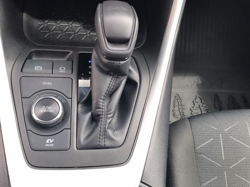 Used 2023 Toyota RAV4 AWD Hybrid image 28