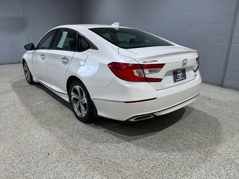 Used 2018 Honda Accord Touring image 6