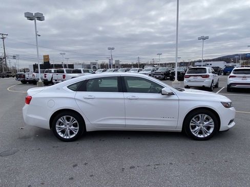 Used 2015 Chevrolet Impala LT w/ Convenience Package image 6