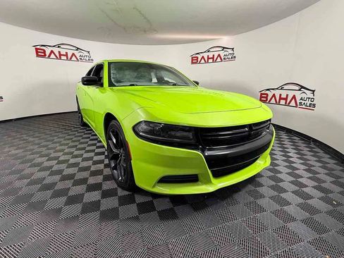 Used 2019 Dodge Charger SXT w/ Blacktop Package RWD image 15