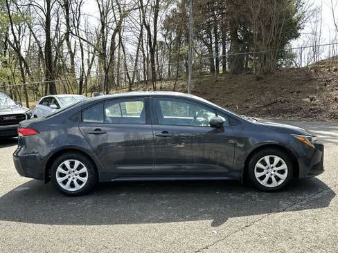 Used 2024 Toyota Corolla LE image 3