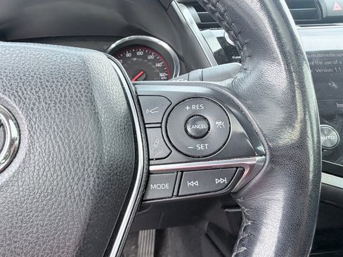 Used 2019 Toyota Camry XSE FWD image 14