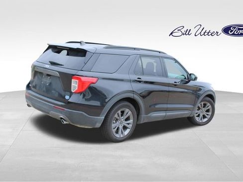 Certified 2022 Ford Explorer XLT w/ Equipment Group 202A RWD image 5