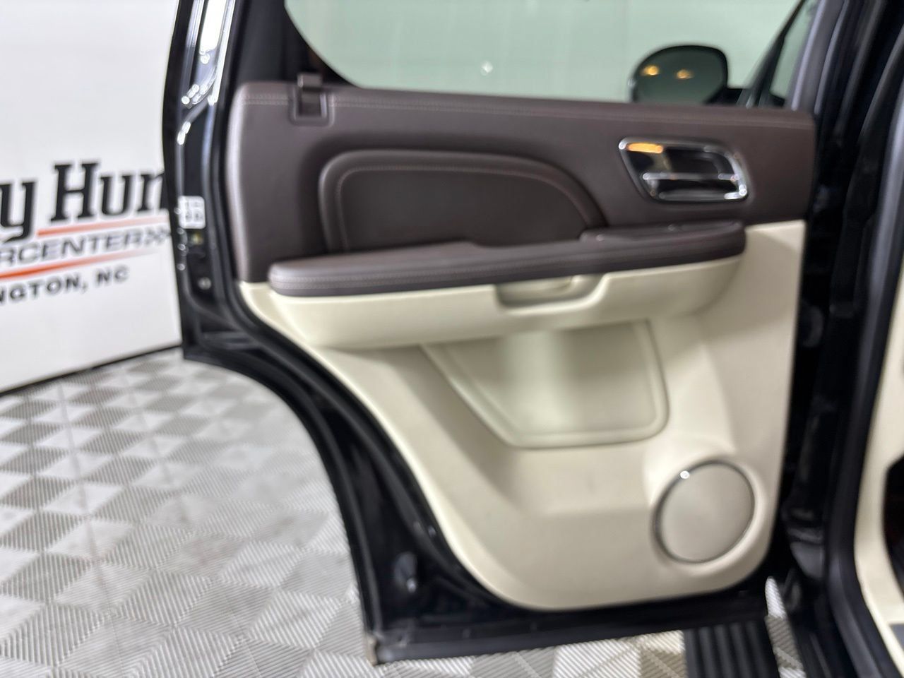 Used 2014 Cadillac Escalade Platinum AWD/4WD image 20
