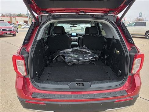 Used 2023 Ford Explorer XLT w/ Equipment Group 202A image 6