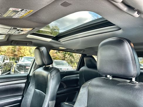Used 2018 Toyota Highlander Limited image 19