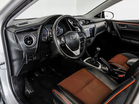 Used 2017 Toyota Corolla SE FWD image 13